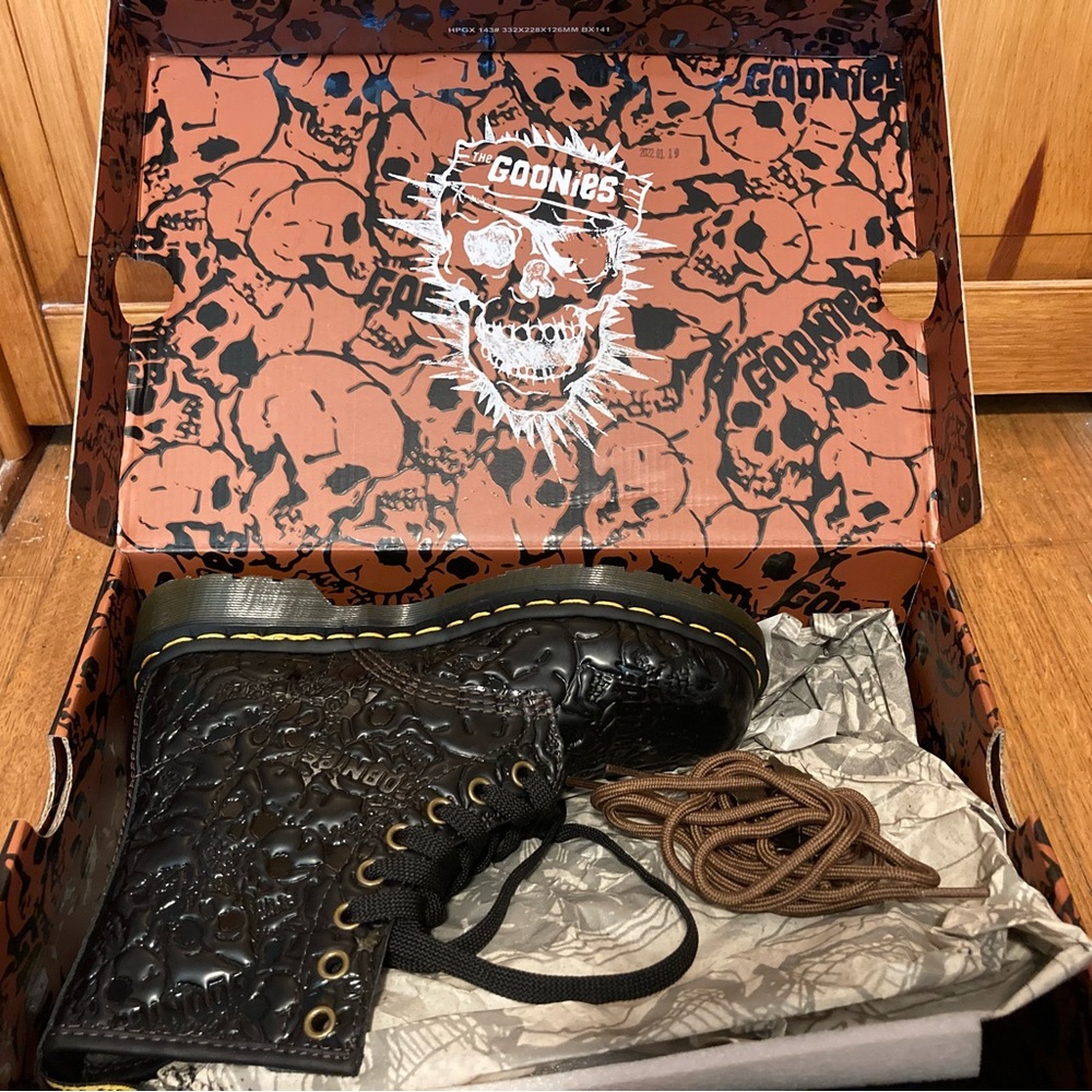 2022 Dr. Marten Goonies High Top Leather Booth - Picture 6 of 7